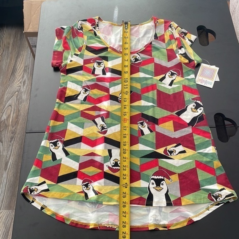 LulaRoe Women’s‎ Classic T, Christmas penguins, NWT - Picture 9 of 9